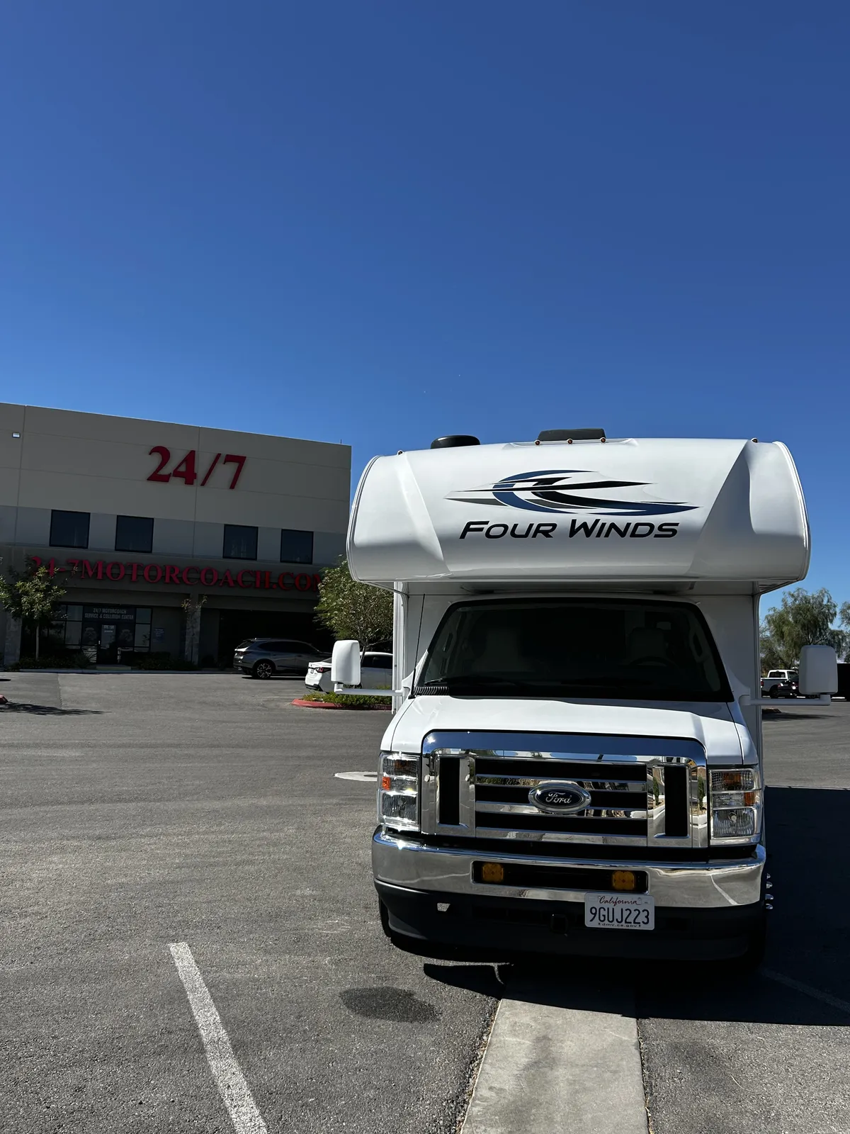 2023 Thor Motor Coach Four Winds Super C motorhome, four winds motorhome mounted on ford truck chassis at dealership lot