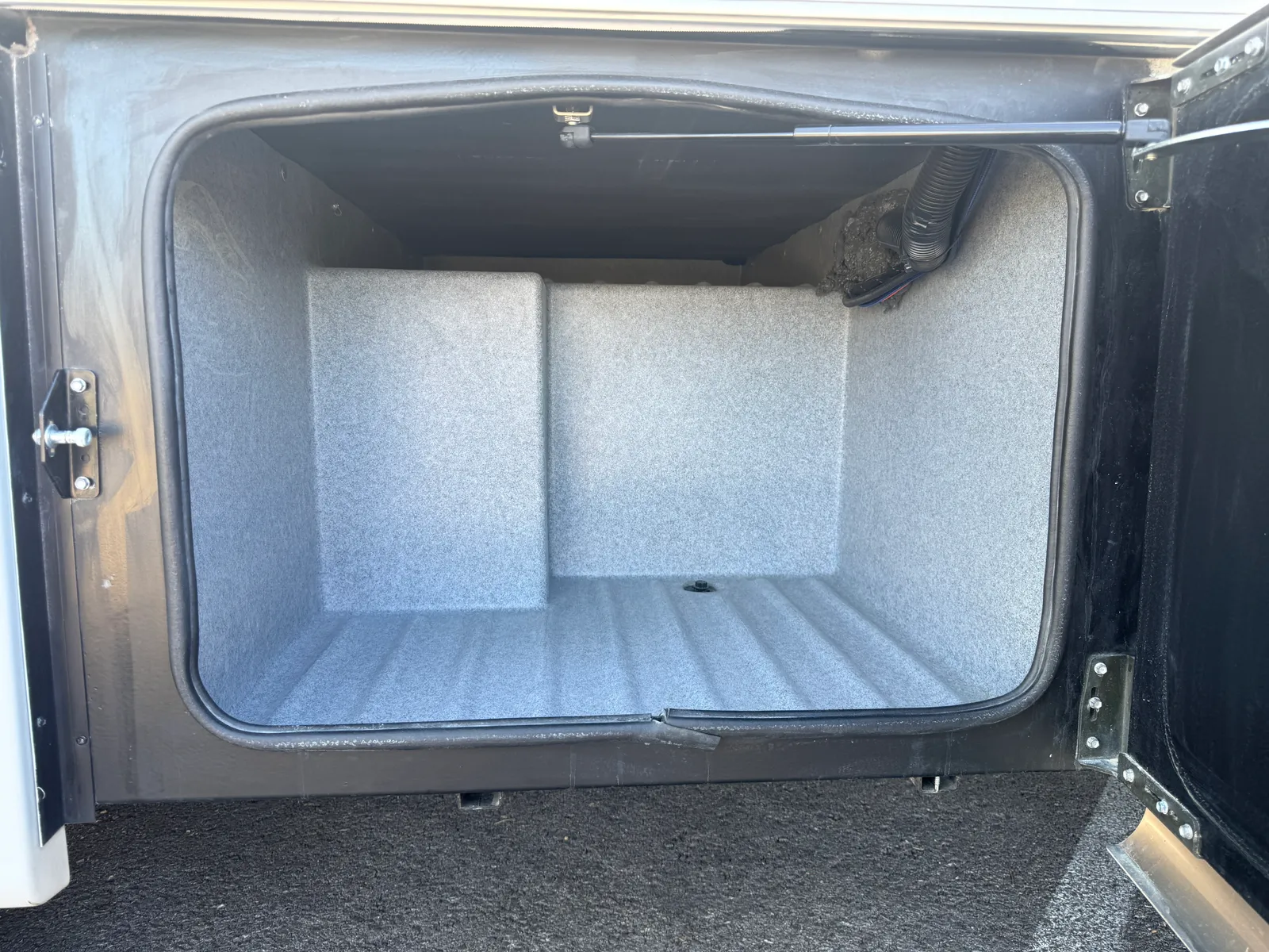 2027 Dynamax Isata 6 32KS Super C motorhome, photo 10 of 78