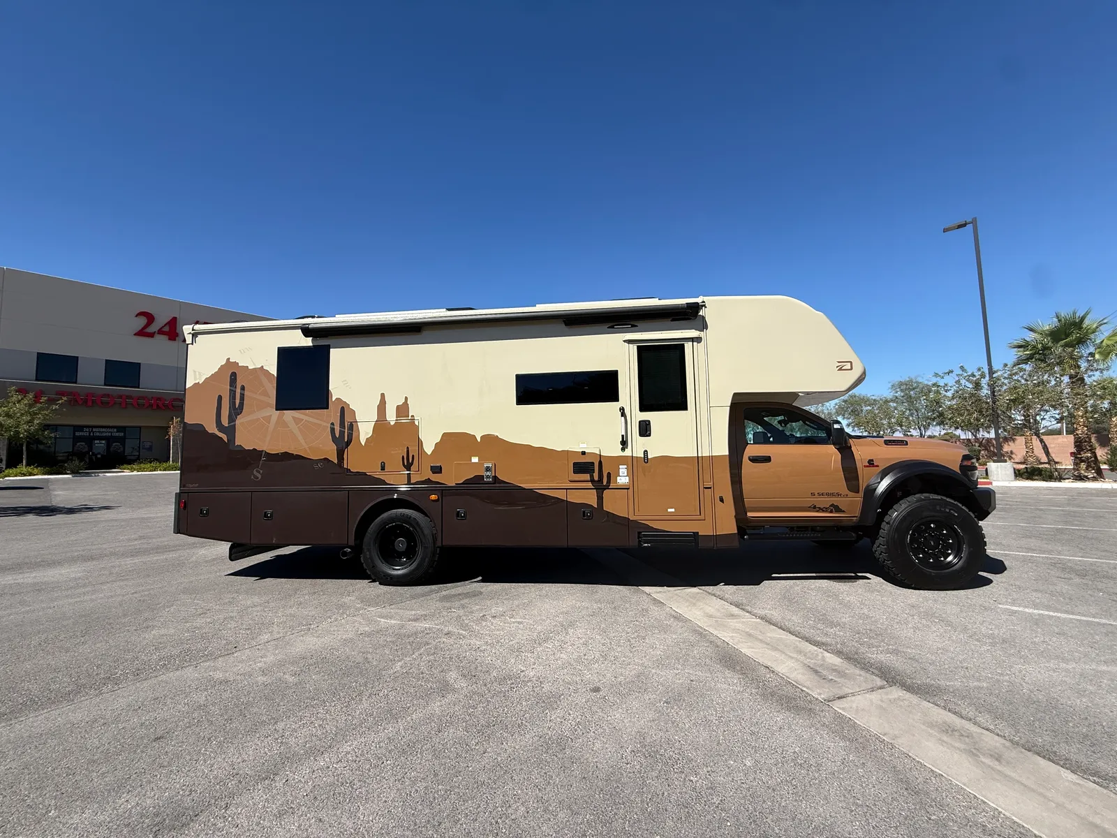2027 Dynamax Corp Isata 5 Series 30FW Super C motorhome, photo 3 of 48