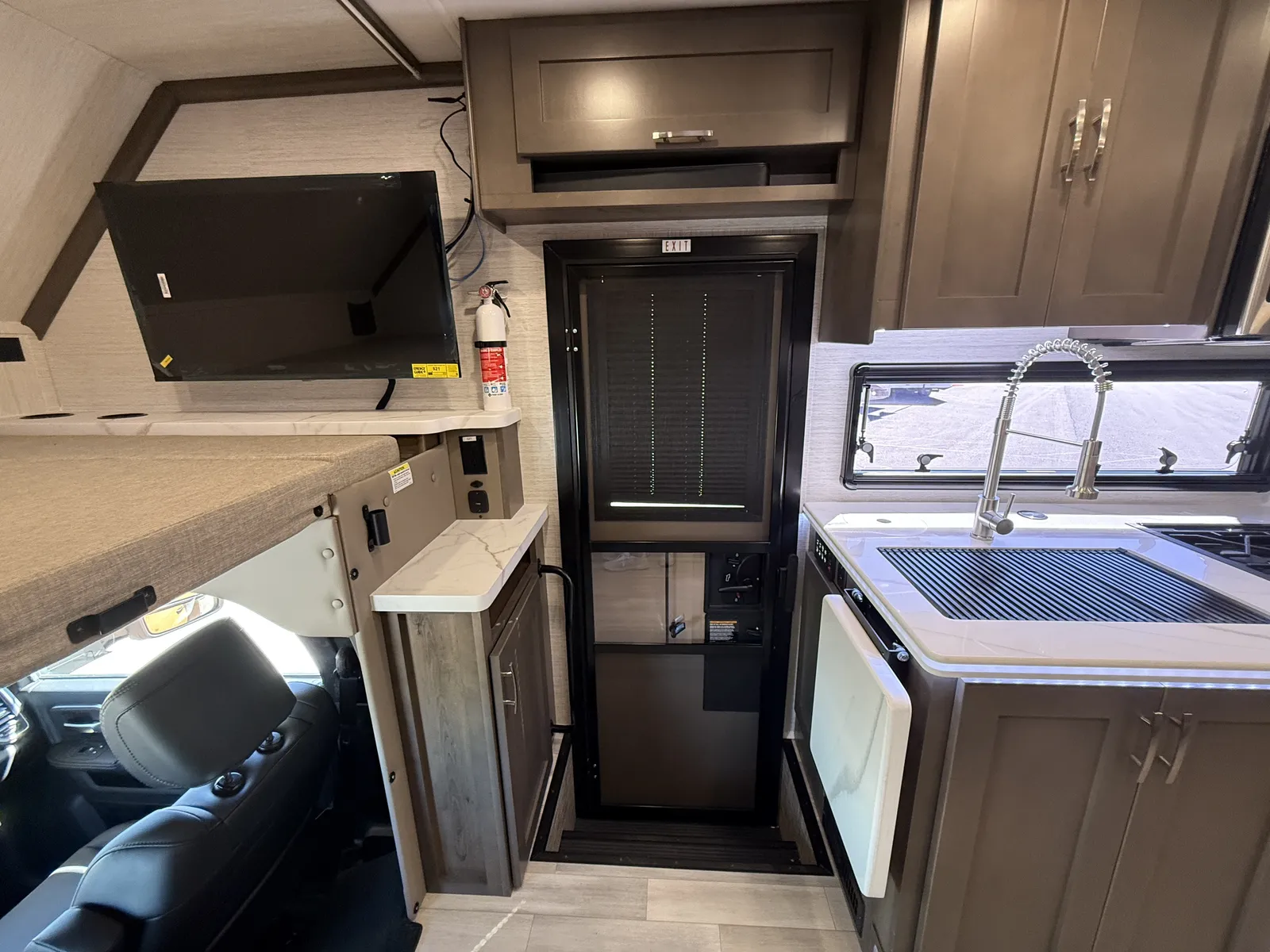 2027 Dynamax Corp Isata 5 Series 30FW Super C motorhome, photo 6 of 48